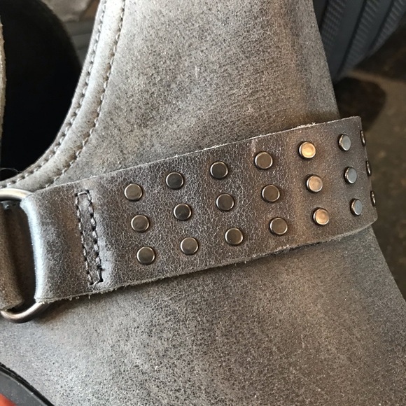 New Sorel Lolla II Strap Stud Shoe, Charocal Grey Ankle Booties, Gray Short Boot - Picture 6 of 16